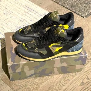 Valentino Garavani Camouflage Sneakers Size 43 (size 10)